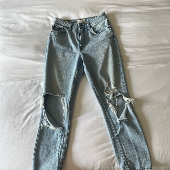 NWOT Abercrombie & Fitch High waisted Mom jeans - Picture 3 of 4
